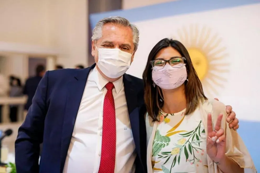 Siguen las críticas contra la diputada rionegrina de 35 vacunada contra el covid