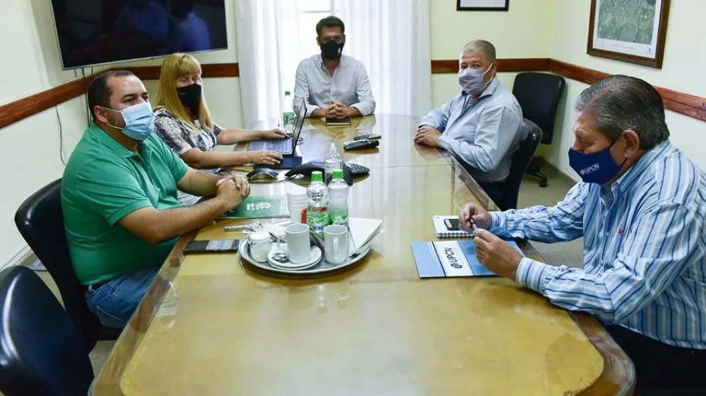 Función pública: El gobierno llamó a ATE Y UPCN para el jueves 13
