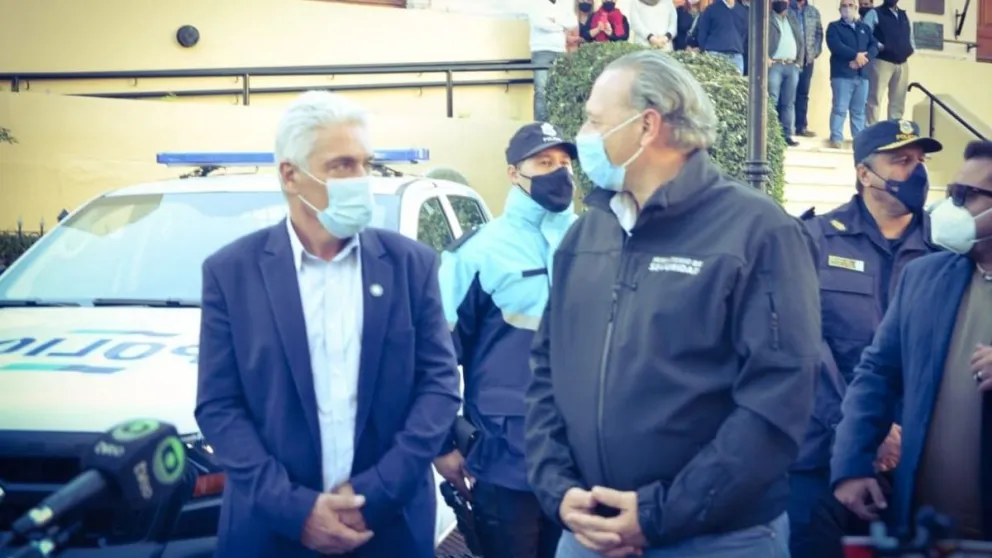 Berni estuvo en Patagones entregando patrulleros policiales