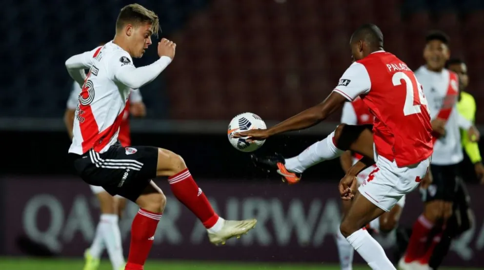 River lo buscó, pero no pasó del empate ante Independiente Santa Fe