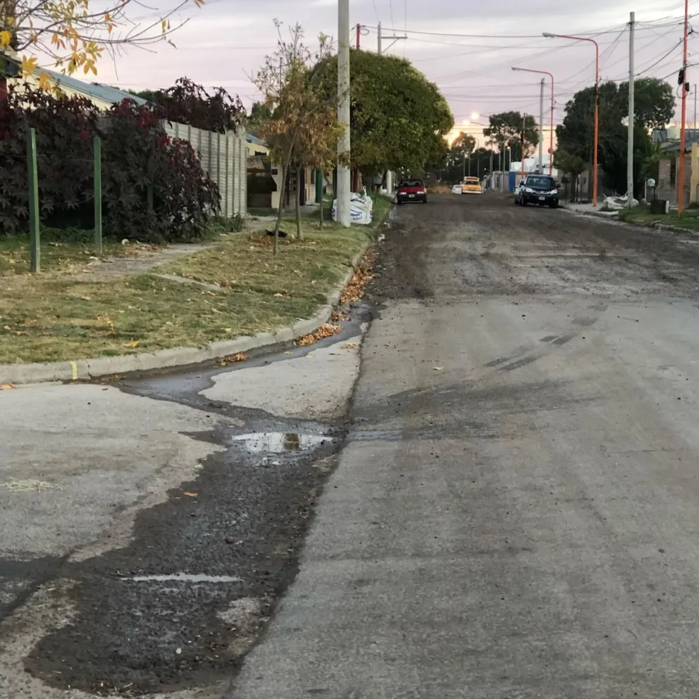 Denuncian pérdidas de agua en el barrio Independencia