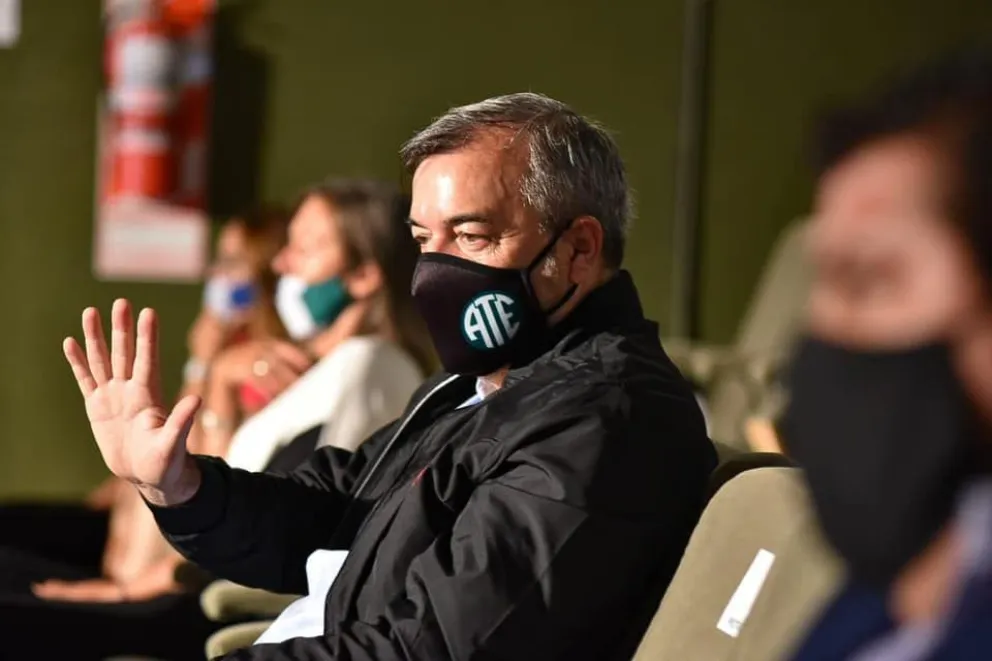 Aguiar quiere que se cierre la administración y las escuelas por 15 días