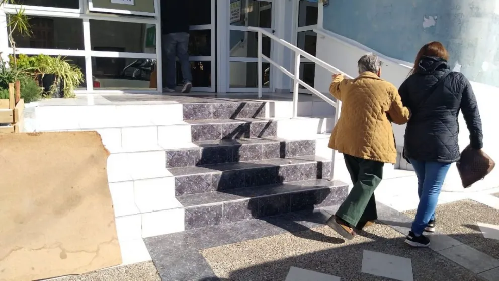 De Brasil a Viedma, y en situación de calle en la zona céntrica de la ciudad