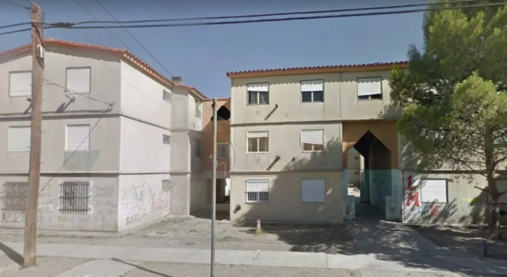 Le usurparon la casa y la amenazaron con un cuchillo