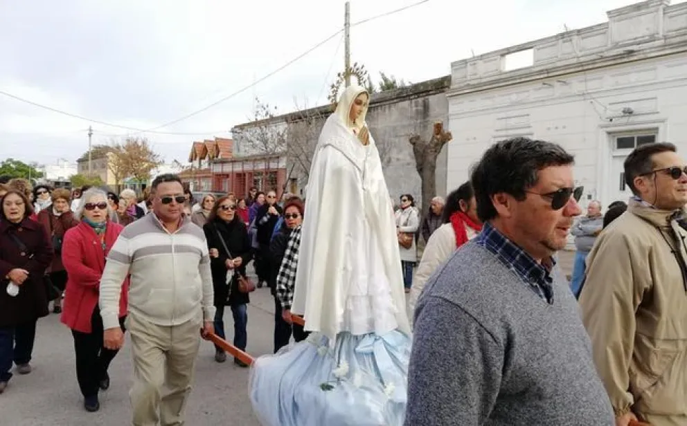 Procesión de autos desde Fátima para honrar a su patrona