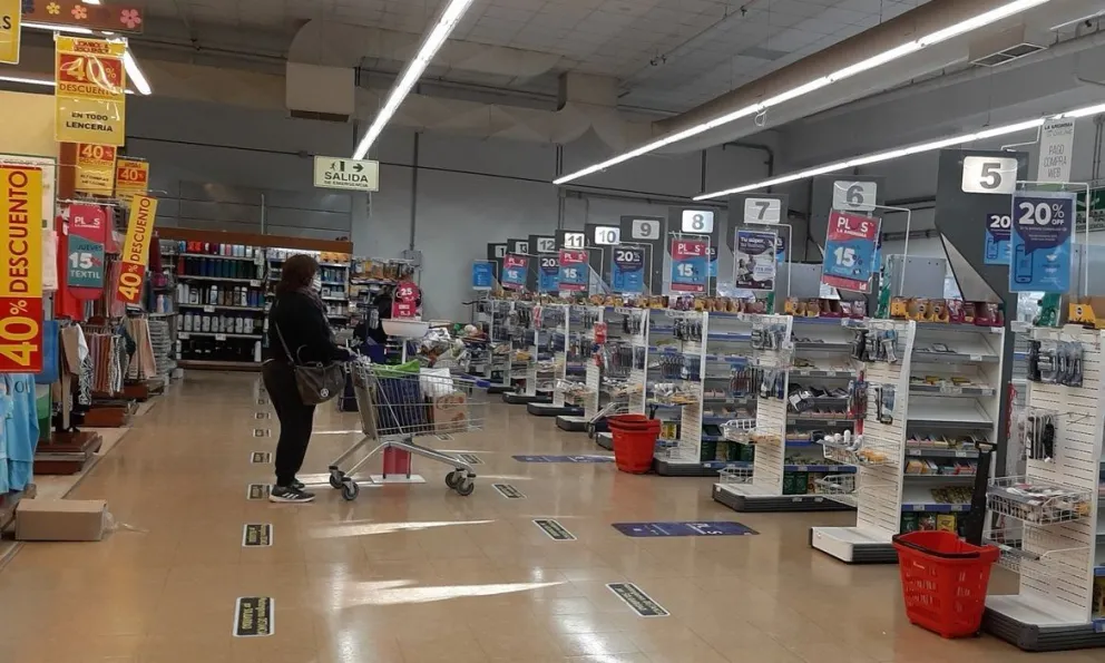 A comprar con paciencia, el arte de esperar por las limitaciones en comercios