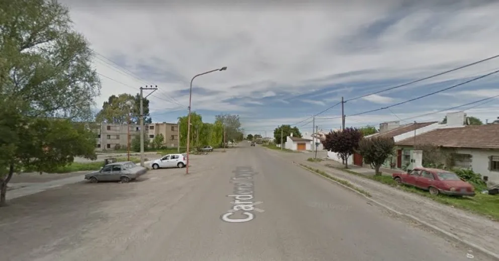 Amenazó a su familia con un cuchillo y luego se hirió a sí mismo