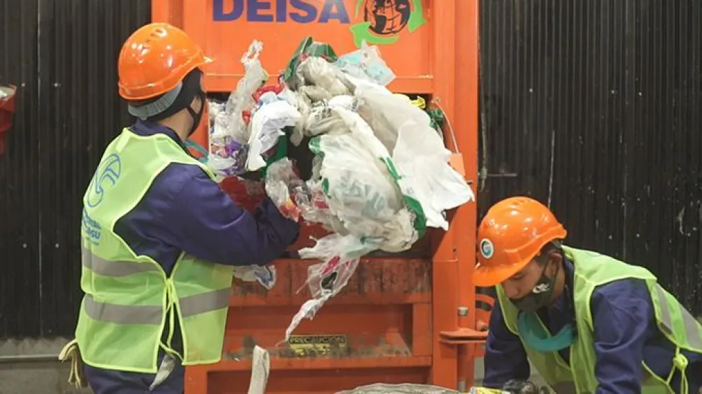 Viedma trabaja en el cuidado del ambiente y la producción en el IDEVI