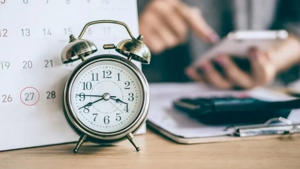 Según la OMS, trabajar más de 55 horas semanales aumenta el riesgo de muerte