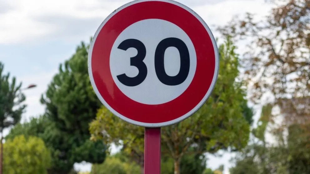Proponen reducir a 30 kilómetros por hora la velocidad máxima en las calles "para salvar vidas"