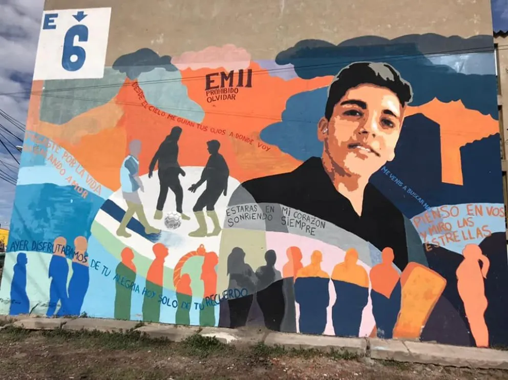 También restauraron el mural que recuerda a Emilio Collueque 