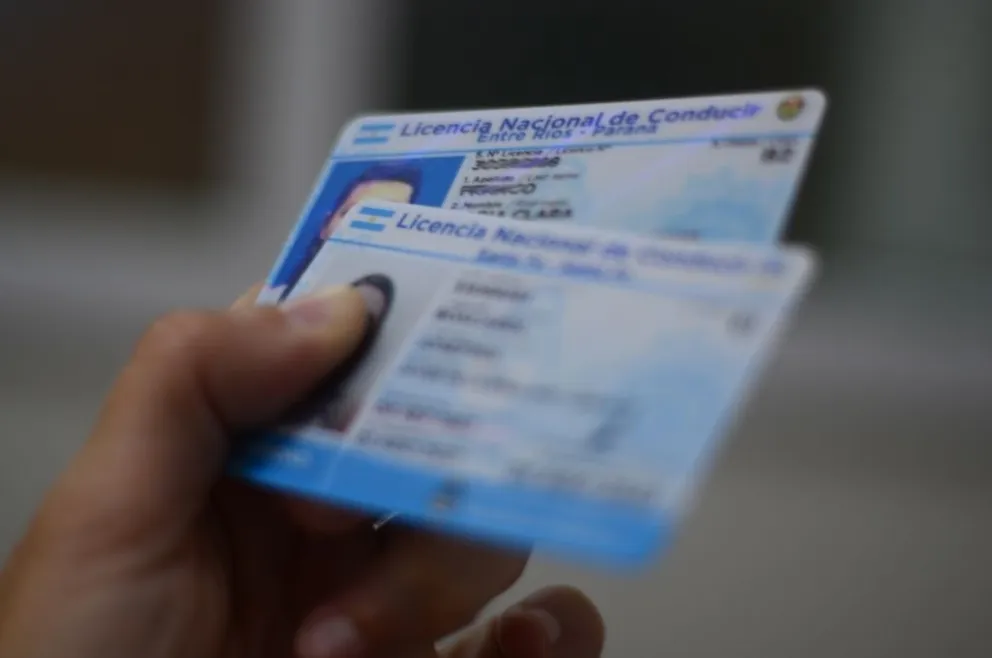 ¿Cómo renovar el carnet de conducir y no estar en off side?