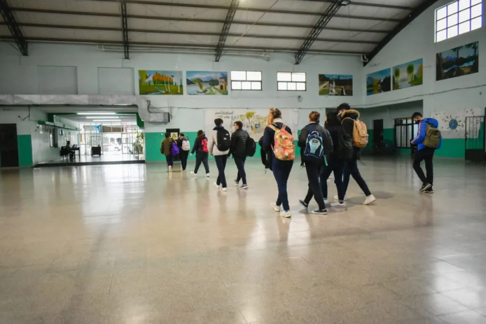 “No concurrir a la presencialidad es una facultad del gobierno, no del gremio”