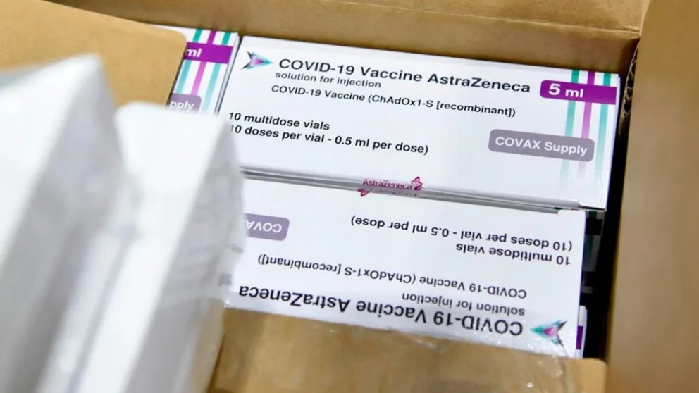 Empiezan a llegar los lotes de AstraZeneca producidos por México y Argentina