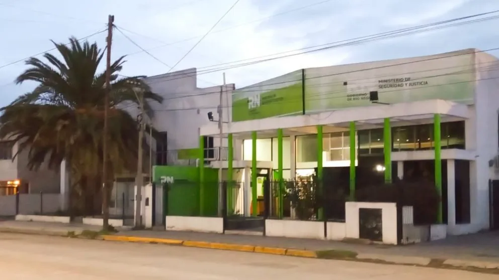Un vehículo de la Secretaría de Seguridad se quedó sin la radio