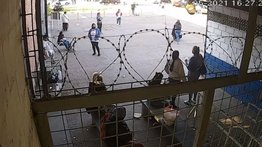 Insólito: de esta manera se fugaron de la cárcel dos presos en cajas de cartón