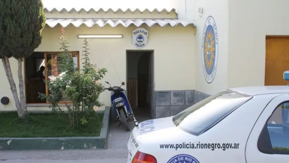 Un repartidor se cruzó con su ex pareja, ésta rompió los vidrios y robó dinero