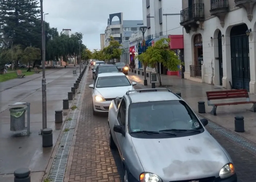 Los comerciantes muestran los dientes: junta de firmas y marcha