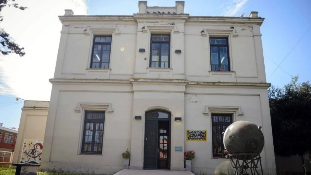 Prometen arreglar los sanitarios del viejo edificio del Centro Cultural II