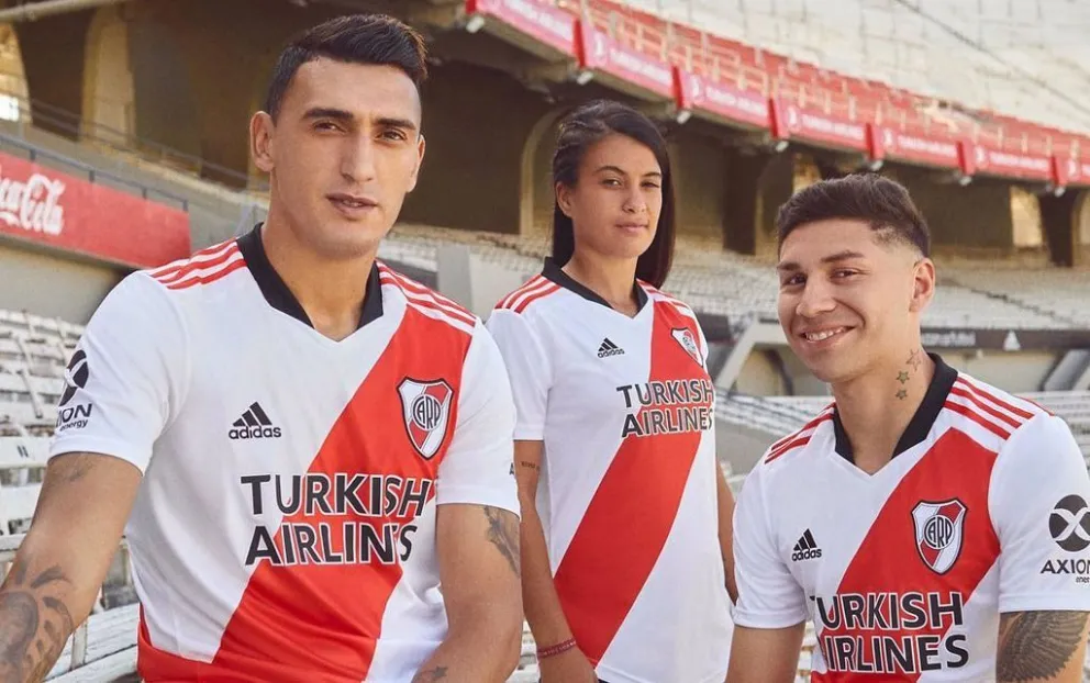 River presentó su nueva camiseta por los 120 años: cuánto cuesta
