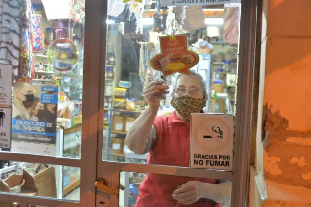 "El rótulo de no esencial lastima al comercio de la ciudad"