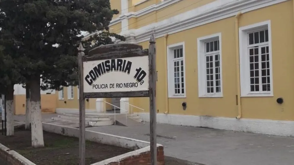 Policías salvaron de morir quemada a una mujer que se le incendiaba la casa