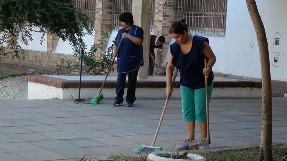 ATE confirmó que porteros de escuelas serán vacunados desde el viernes