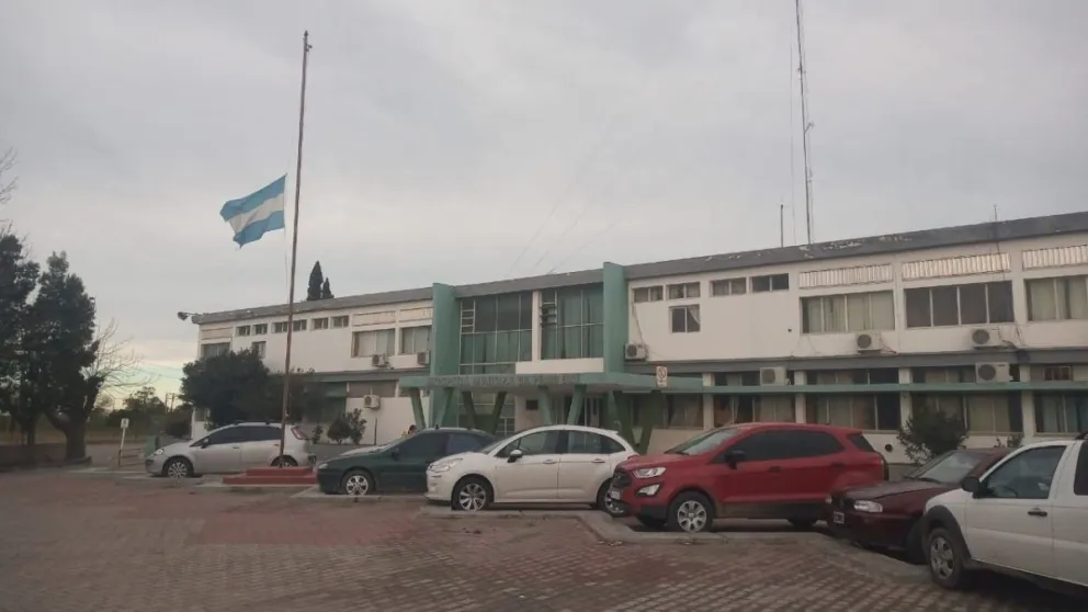 Con un cerrado aplauso, despidieron los restos de Marcela Galindo en el Ecay