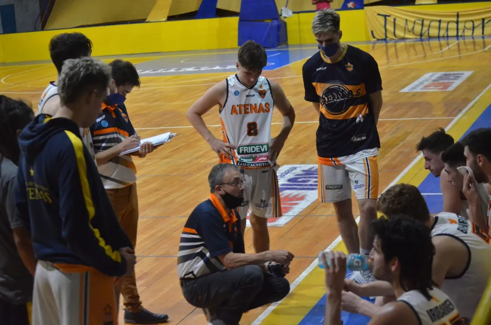 Atenas se quedó sin técnico: Diego Lifschitz anunció su salida del Griego