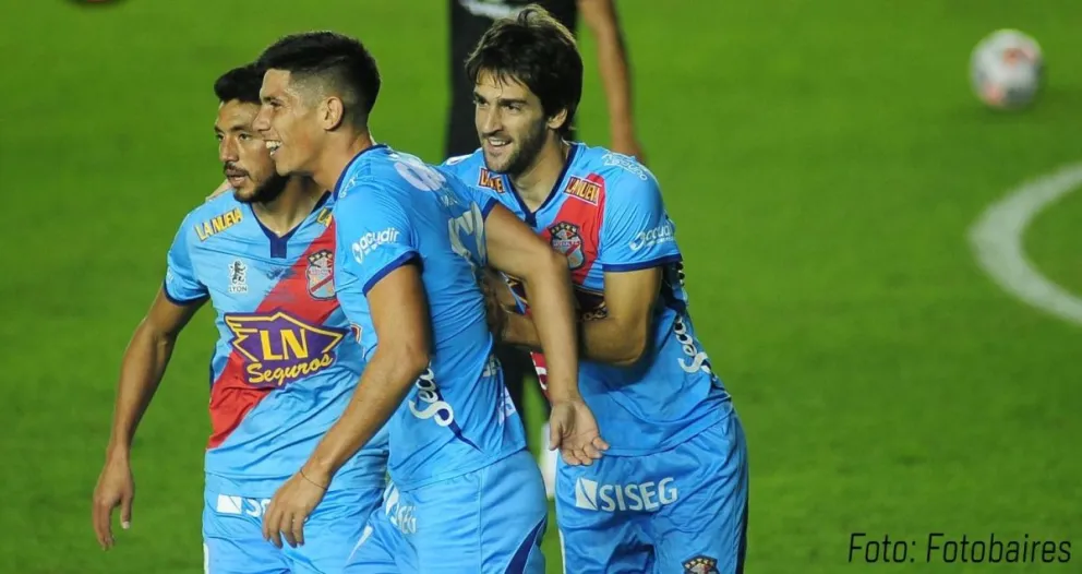 Primer gol internacional para Bruno Sepúlveda y clasificación de Arsenal