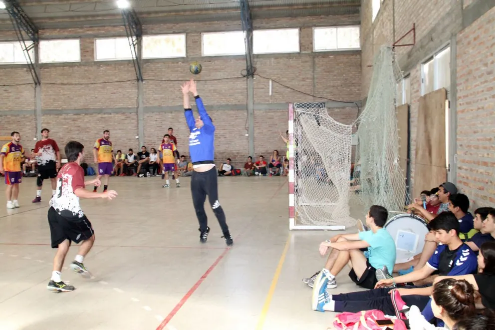 El entrenador de las selecciones juveniles visitará Río Negro
