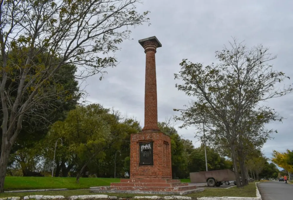Los apasionantes secretos que guarda por años, una columna de la costanera