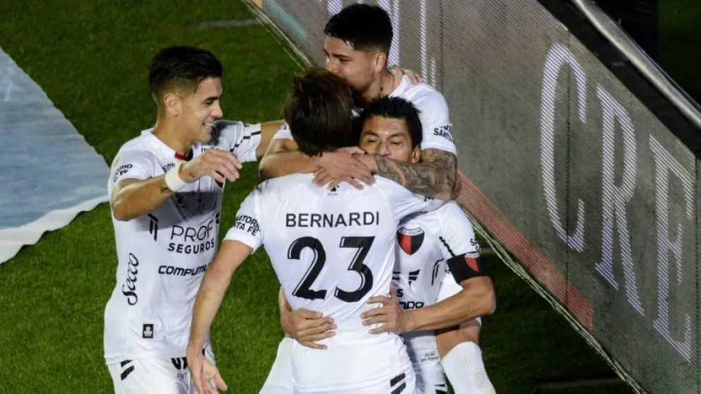 Copa de la Liga: Colón finalista tras vencer 2-0 a Independiente