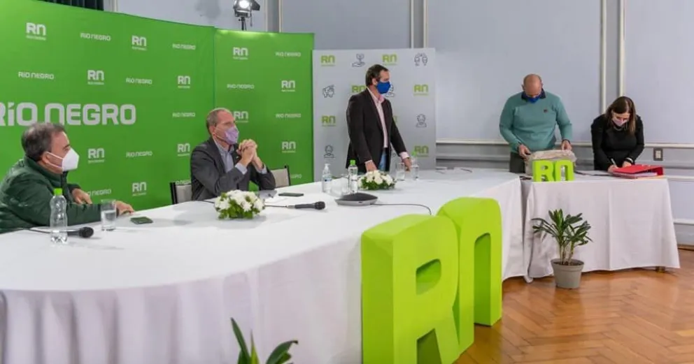 "Habrá agua todo el año y en todos los barrios", dijo Pesatti