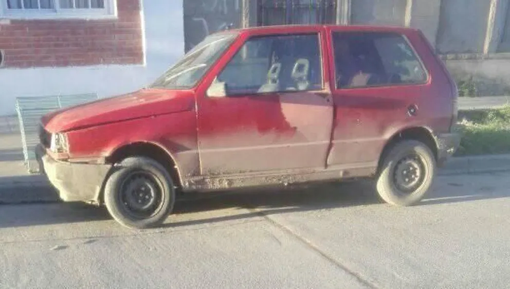 A ponerle candados a las puertas de los autos: sigue la ola de los roba coches