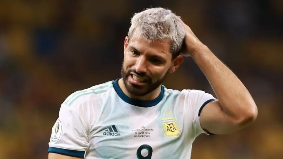El Kun Agüero dio positivo de Covid-19 y se pierde el partido ante Chile