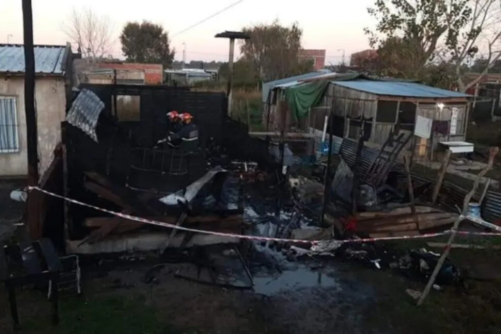 Trágico incendio: murieron cuatro hermanitos, un primo y sus dos madres