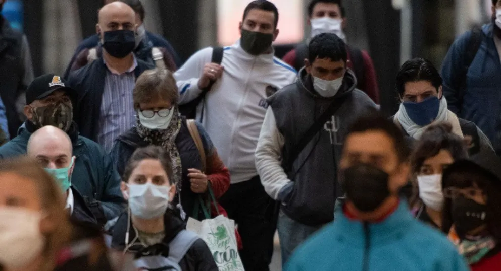 Más de 60 neuquinos deberán pagar 25 mil pesos de multa por circular sin barbijo