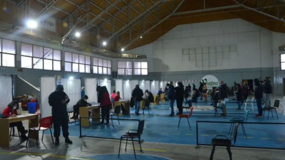 Vuelve la vacunación para que más viedmenses enfrenten la segunda ola