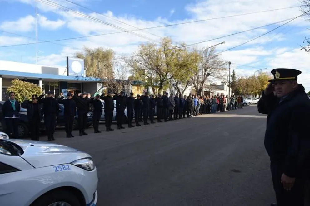 Recordaron a la mujer policía que murió en un accidente camino a El Cóndor