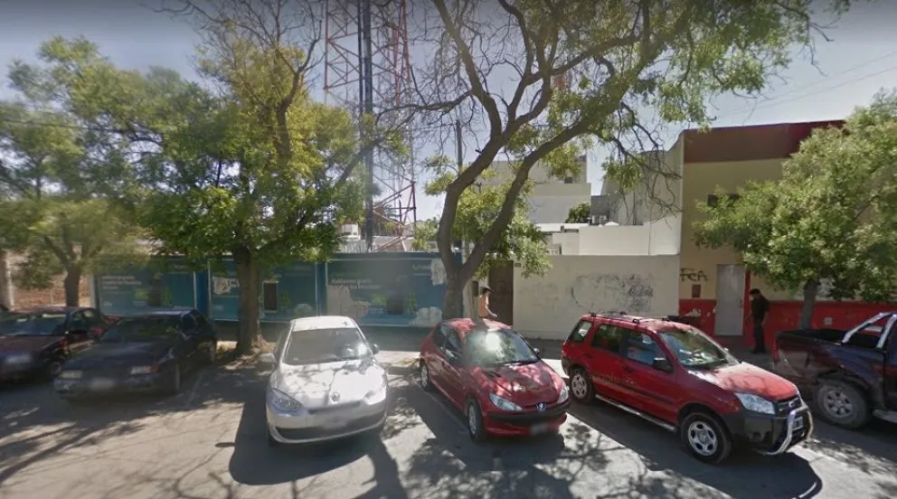 Le rompieron el vidrio del auto y se llevaron todas sus tarjetas