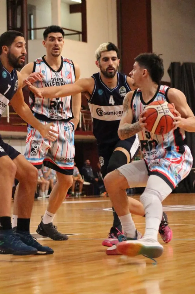 Deportivo Viedma volvió rápido a la senda del triunfo