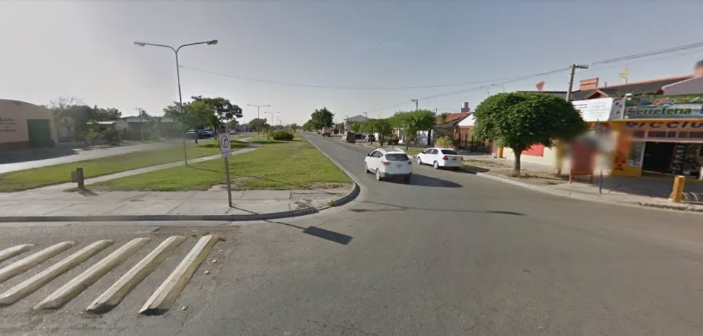 Una chica fue sorprendida por detrás y perdió su mochila