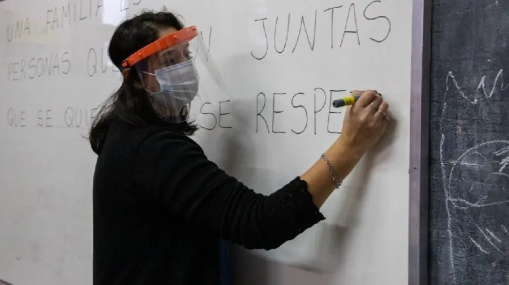 Amplían la presencialidad escolar, pero Viedma sigue en la modalidad virtual