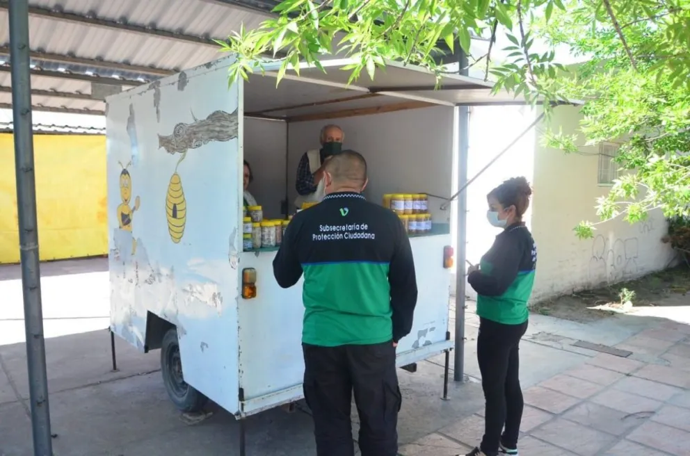 El paseo obligado de los sábados está disponible en la feria municipal