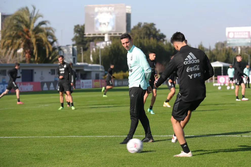 Scaloni probó el posible 11 titular para el debut de la Selección en la Copa América
