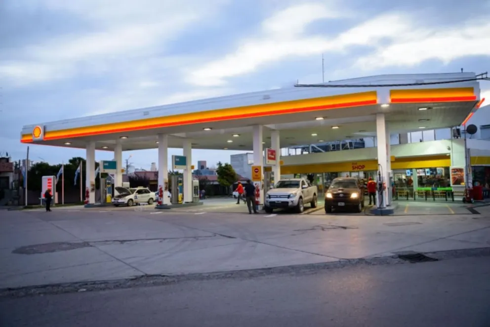 Ladrones arrancaron el inodoro del baño de una estación de servicio