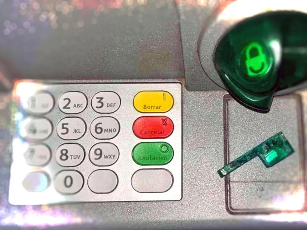 Rompieron un cajero automático pero no se llevaron ni un billete