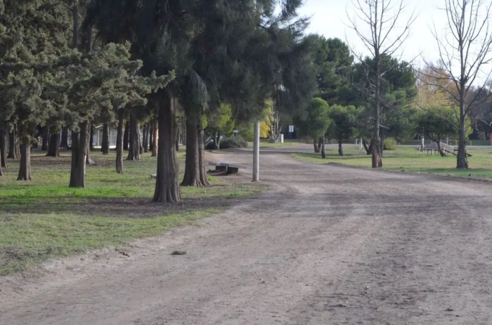 Fue a correr a la pista de salud, le pusieron un arma en la espalda y le robaron