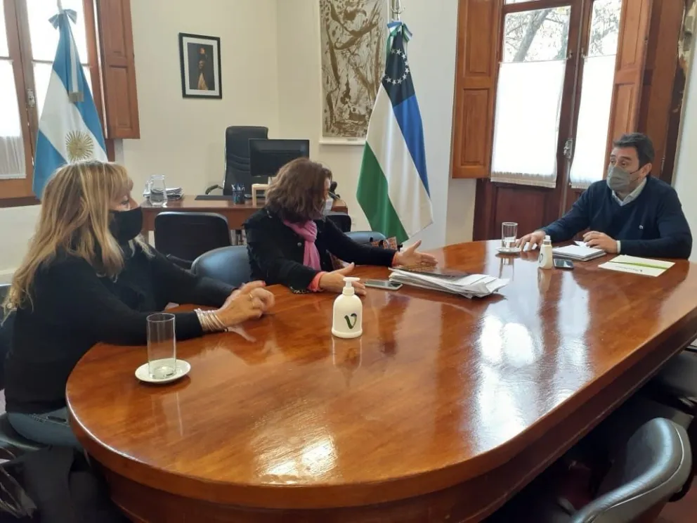 Concejalas solicitaron un transporte alternativo para unir Viedma El Cóndor